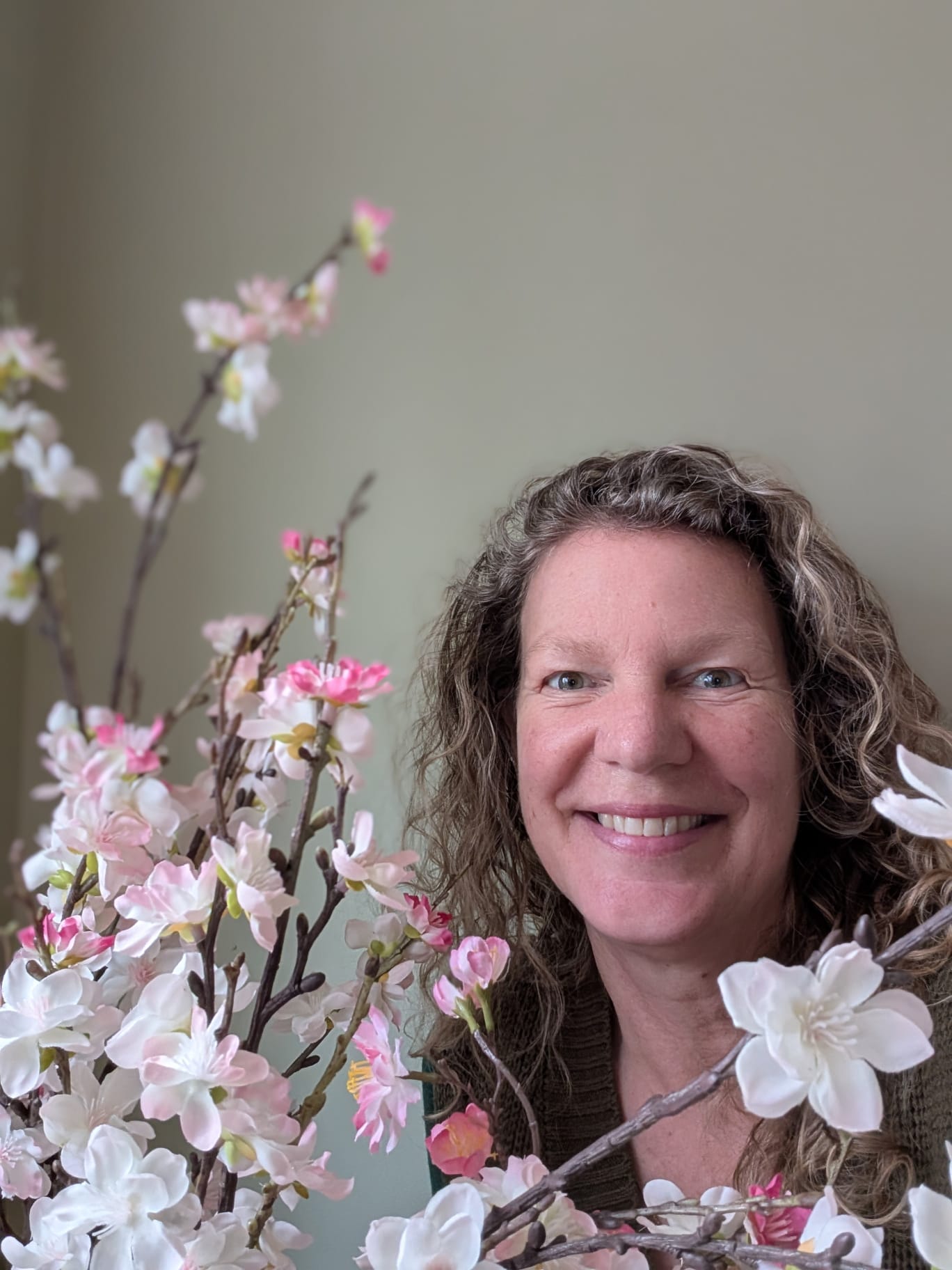 Karin met bloesem