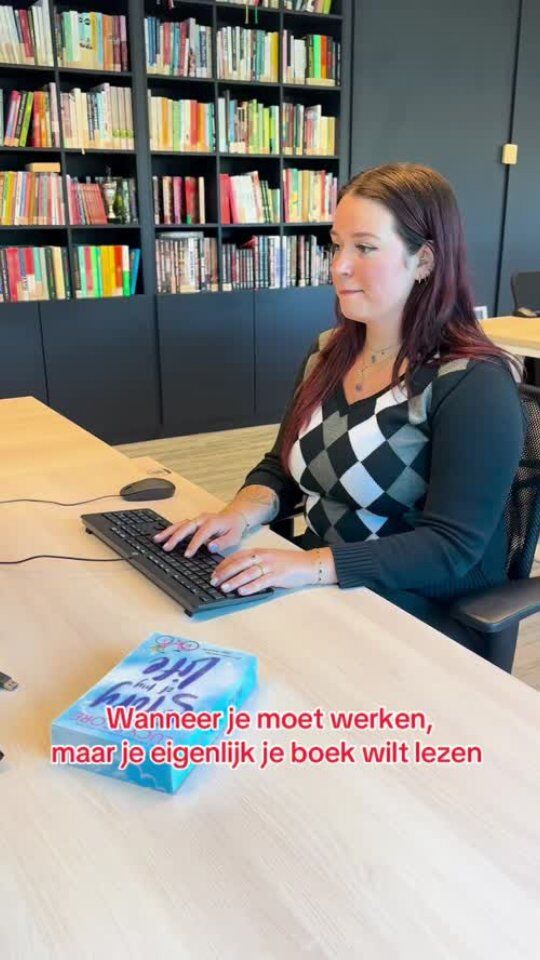 Wij zijn vast niet de enige die hier last van hebben, toch? 👀🤗 

#zininfeelgood #feelgoodboeken #lezen #feelgood #lezenisleuk #boeken #instaboek #readerlife #sketch #bookcommunity