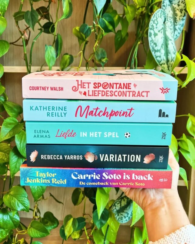 📚 Boekentips voor sport romance liefhebbers ⚽⛸️🎾🏒🩰

Houd je ervan om te lezen over topsporters die verliefd worden? Dan hebben wij vijf geweldige leestips voor je!

🏒 'Het spontane liefdescontract' – Courtney Walsh (ijshockeyspeler) 
🎾 'Matchpoint' – Katherine Reilly (tennisser) 
⚽ 'Liefde in het spel' – Elena Armas (voetballer) 
🩰 'Variation' – Rebecca Yarros (ballerina & reddingzwemmer) 
🎾  'De comeback van Carrie Soto' – Taylor Jenkins Reid (tennisser)

Voor welk boek ga jij? 🔥📖

#zininfeelgood #feelgood #feelgoodboeken #feelgoodbooks #leestip #mustread #boeken #lezen #boekenliefhebbers #igreads #booklover #boeknerd #leesvoer #bookish #bookworm #bookaddict #leesplezier #lekkerlezen #readingtime #bookcommunity #boekenkast #bookobsessed #bookrecommendation #lezenisleuk #instaboek #boekstagram #boekentips #sportromance #sportsromance